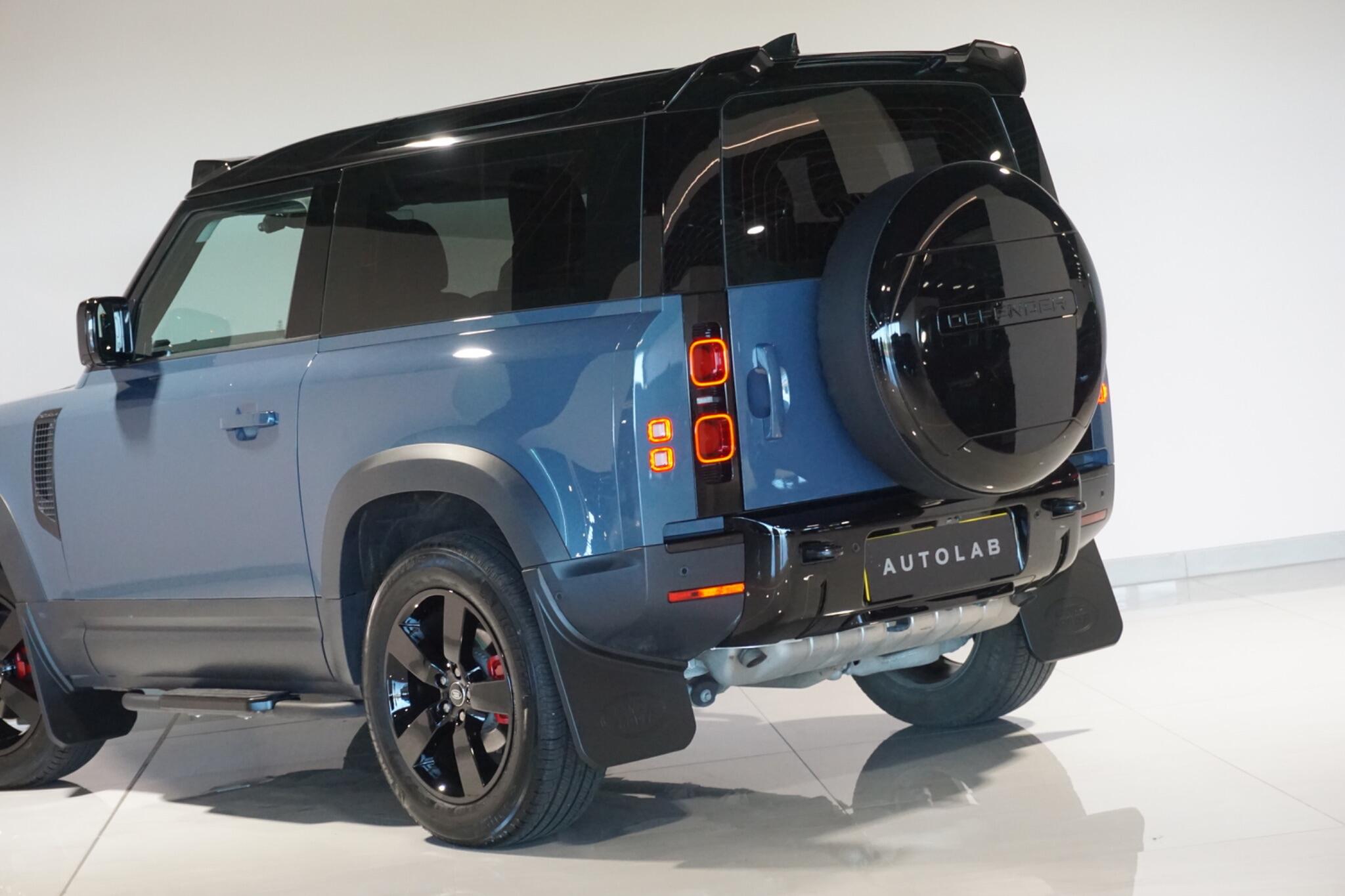 Land Rover Defender 90 2.0 P300 SE SUV 3dr Petrol Auto 4WD Euro 6 (s/s) (300 ps)
